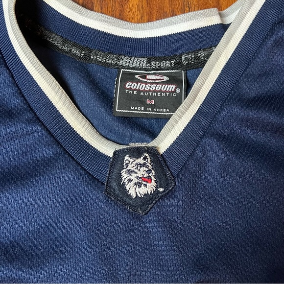 University of Connecticut Huskies #3 Basketball Jersey - Picture 4 of 6